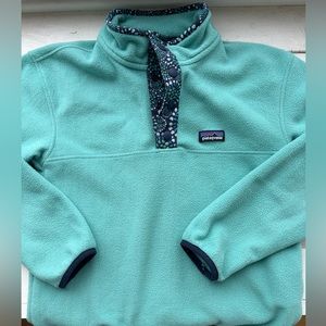 Girls Patagonia fleece pullover